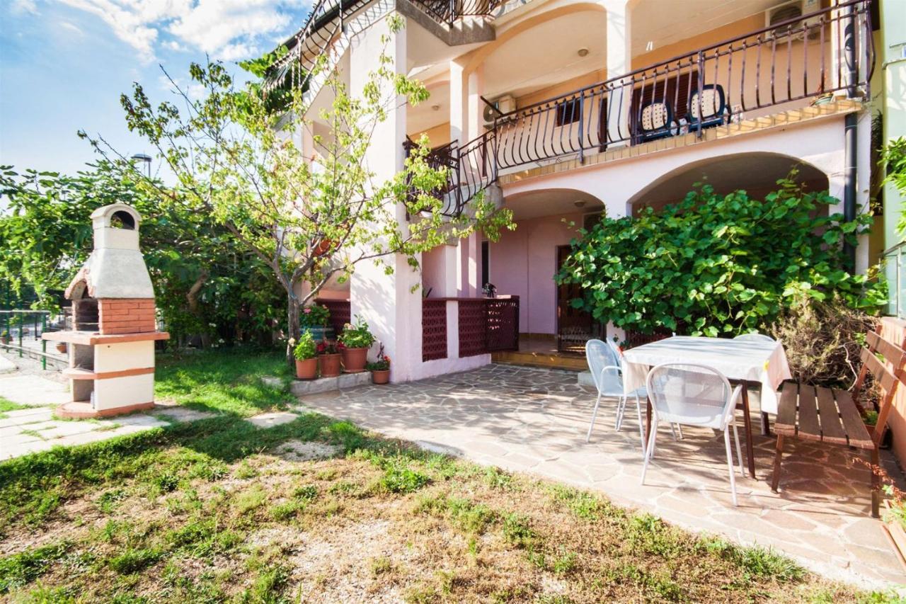 Apartments Dara Umag Zewnętrze zdjęcie
